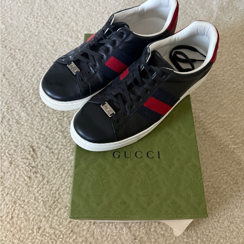 Gucci Men's Black Sneakers with Red and Blue Stripes - Picture 2 of 4